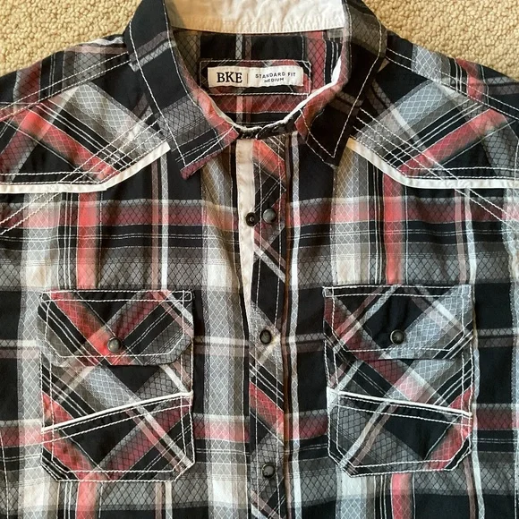 Men’s  BKE Standard Fit Snap Front Short Sleeve Western Shirt Size Medium - Picture 2 of 7